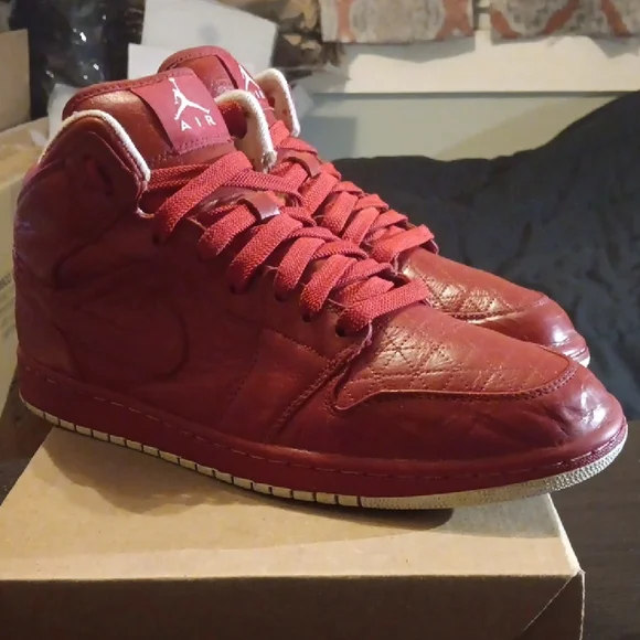 Jordan 1 (2009) Rare Phat Premier Varsity Red Mens 11.5 EUC - Picture 3 of 10